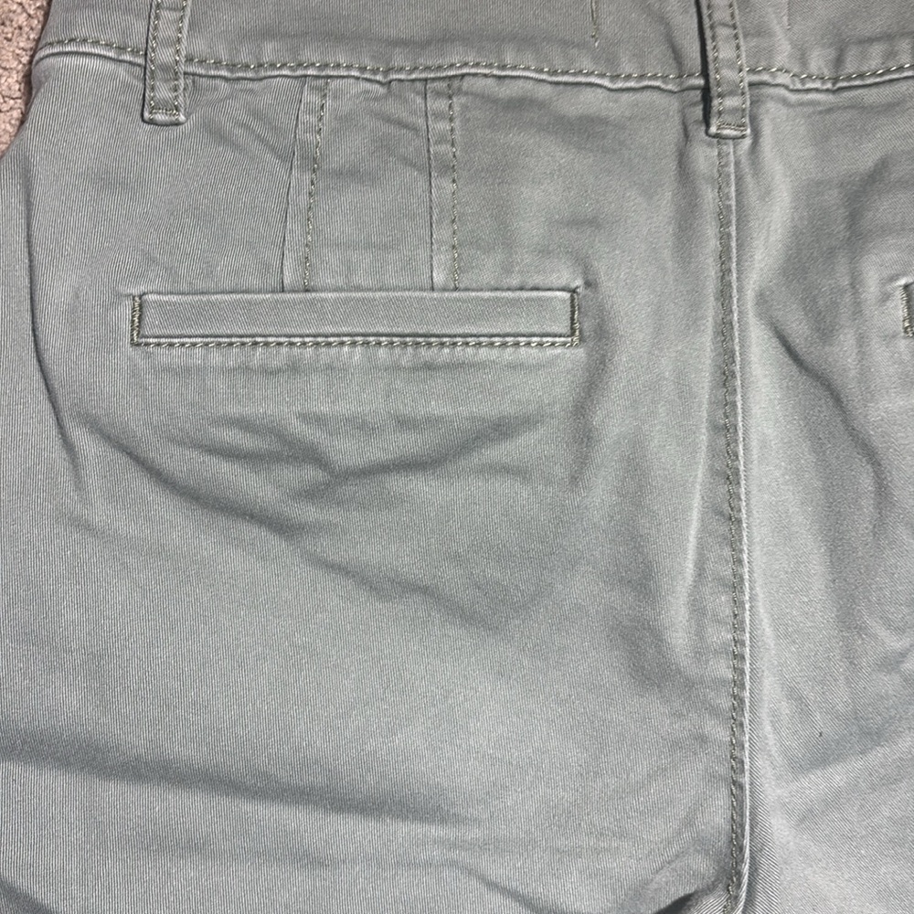 LOFT women’s 2 olive Green Flat Front knee length Bermuda shorts military green - Picture 4 of 15